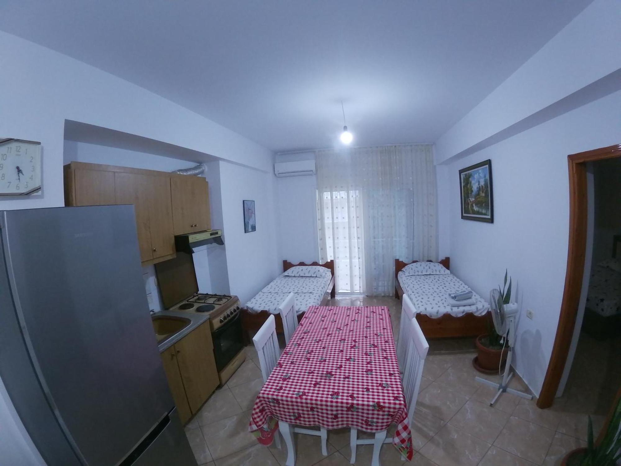Tulipani Apartments Near Port Sarandë Esterno foto