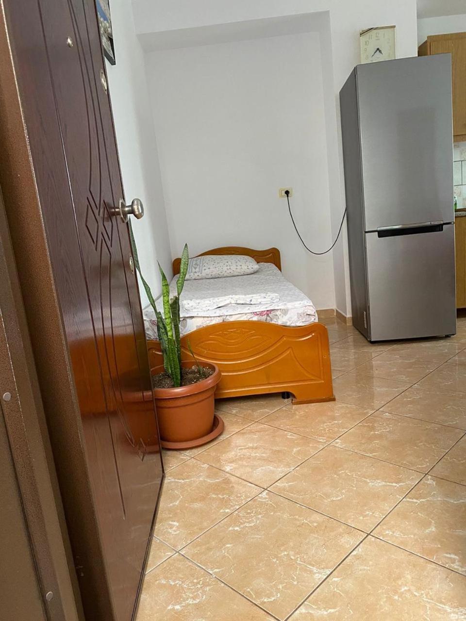 Tulipani Apartments Near Port Sarandë Esterno foto