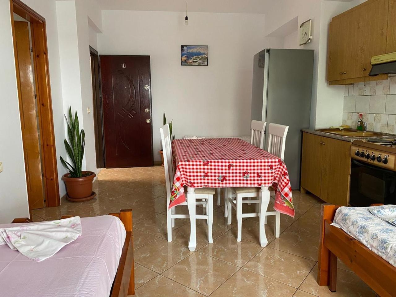 Tulipani Apartments Near Port Sarandë Esterno foto